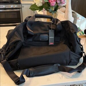 Tumi Alpha 3 Duffel Bag in Black